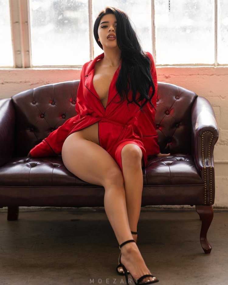 Plus-Size Диана Сирокай