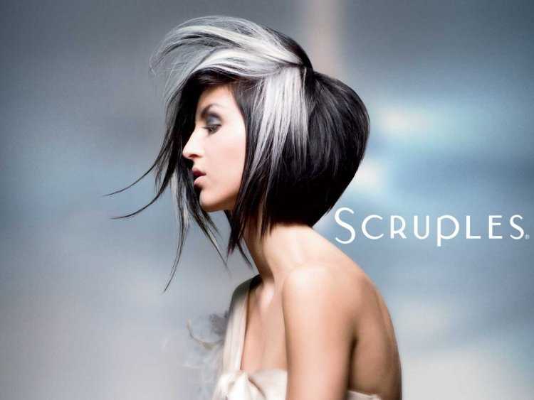 Черные пряди на белые короткие волосы