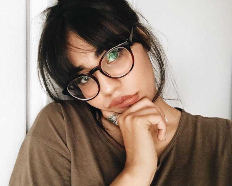 Челка с очками