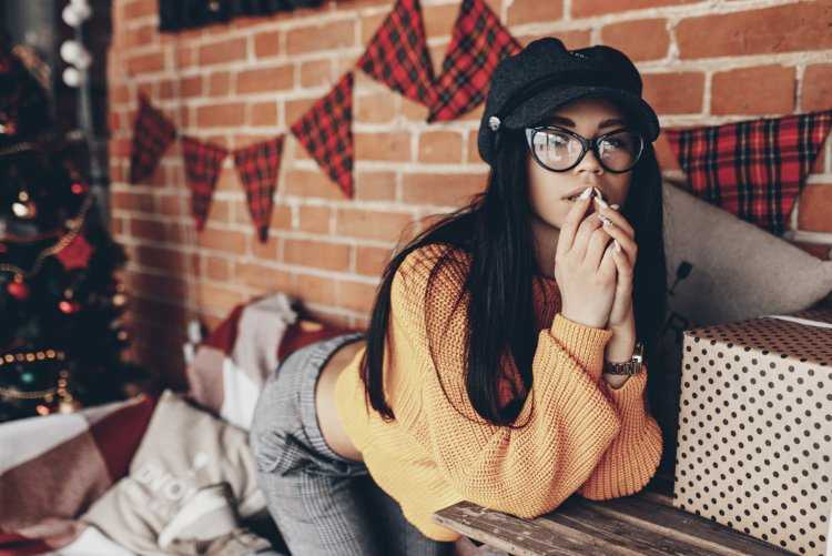 Красивые девушки в очках