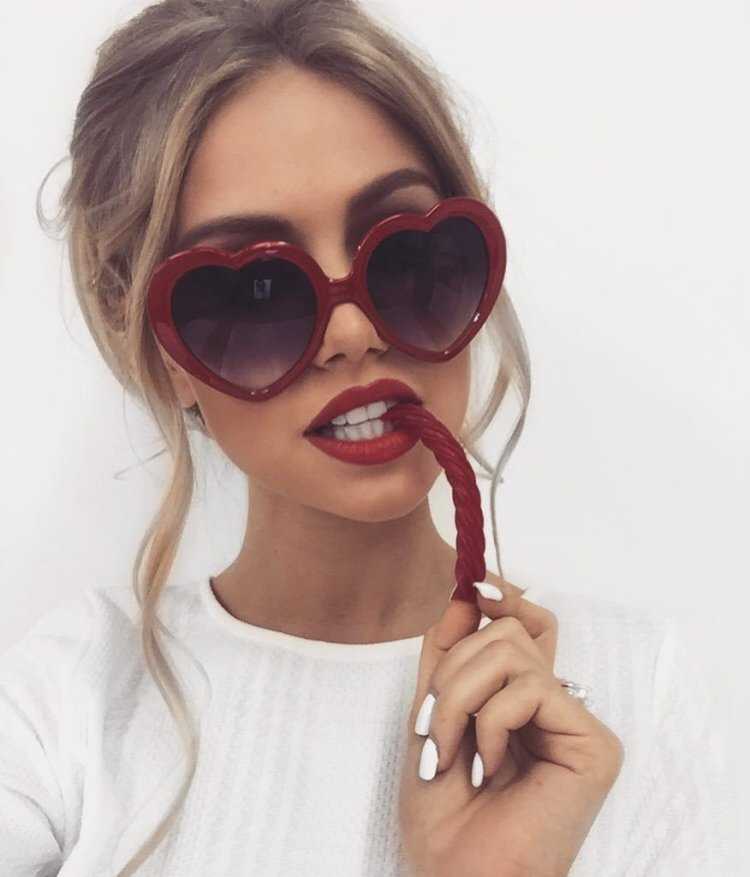 Крутые брюнетки в очках29