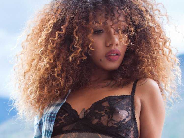 Mulatto певица