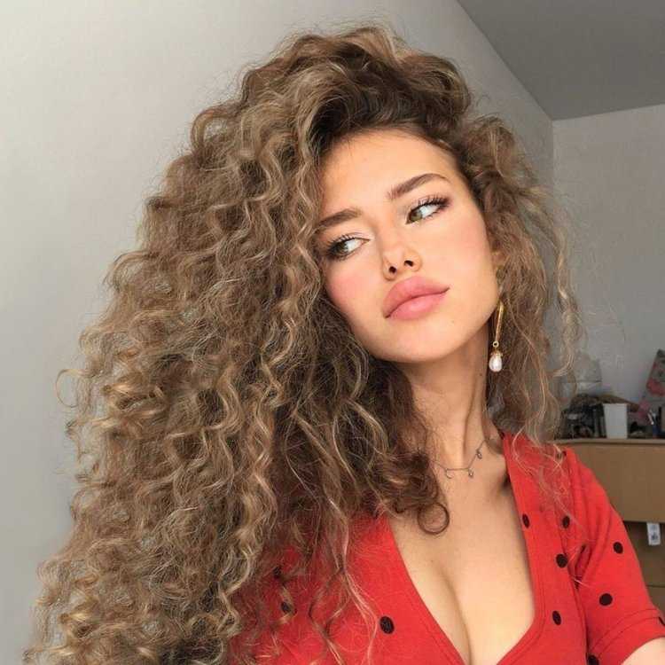 Кудри Вика Исакова