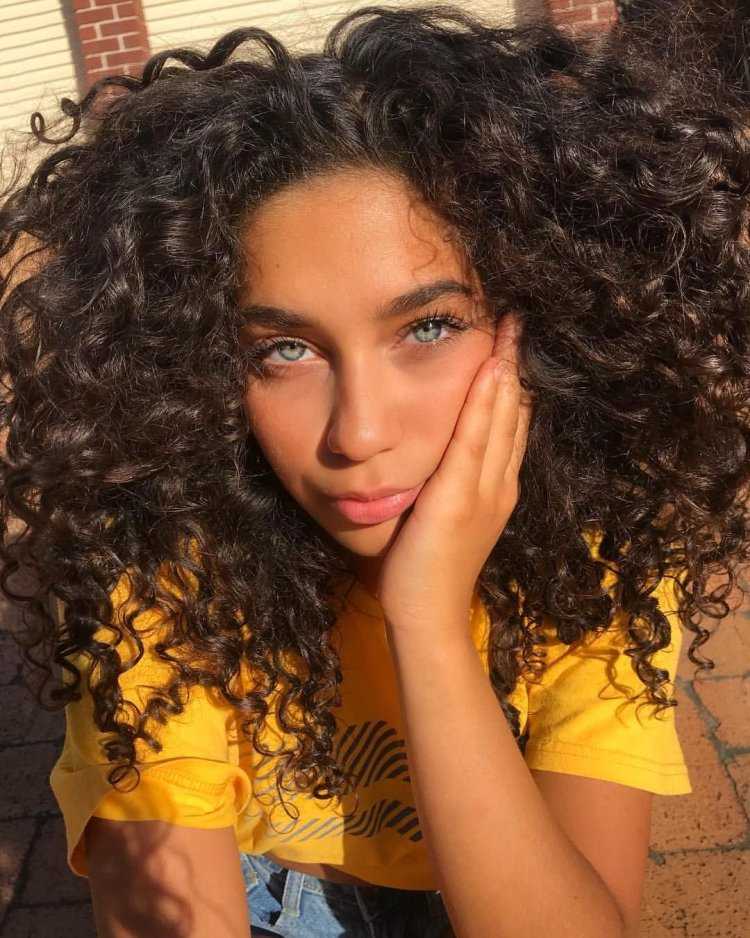 Клара кучерявая