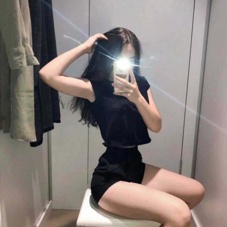 Ева Гросс в зеркале