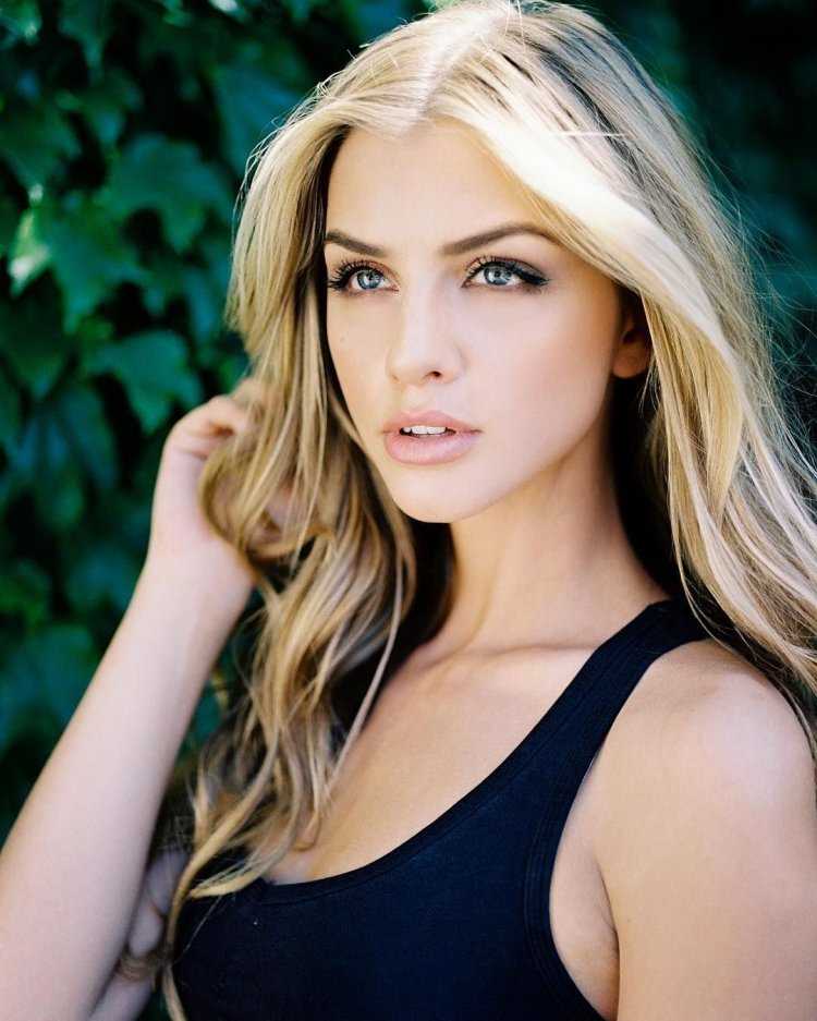 Marina Laswick блонд