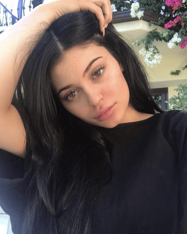 Кайли Дженнер селфи