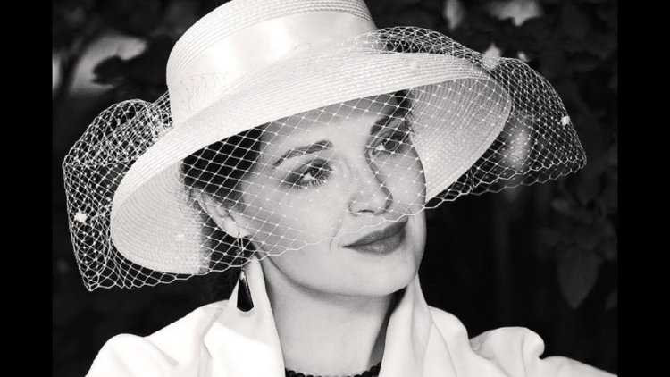 Дама в шляпке