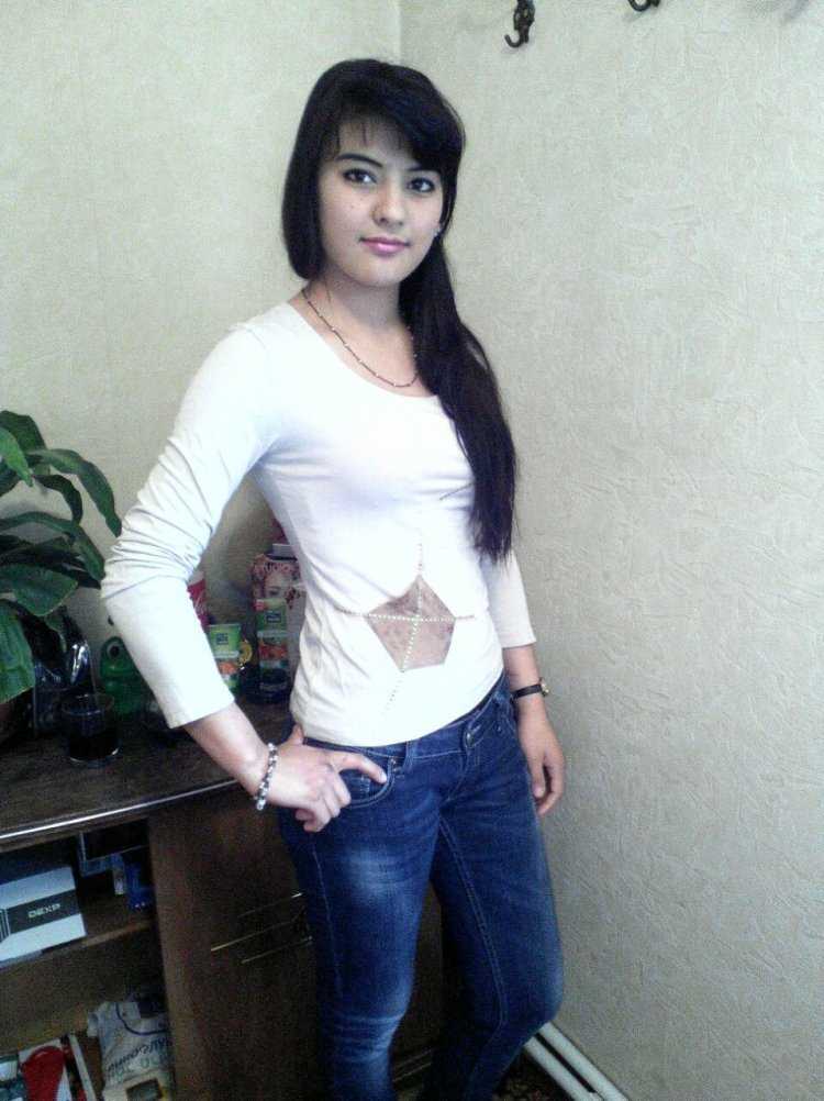 Знакомится узбечками в Москве