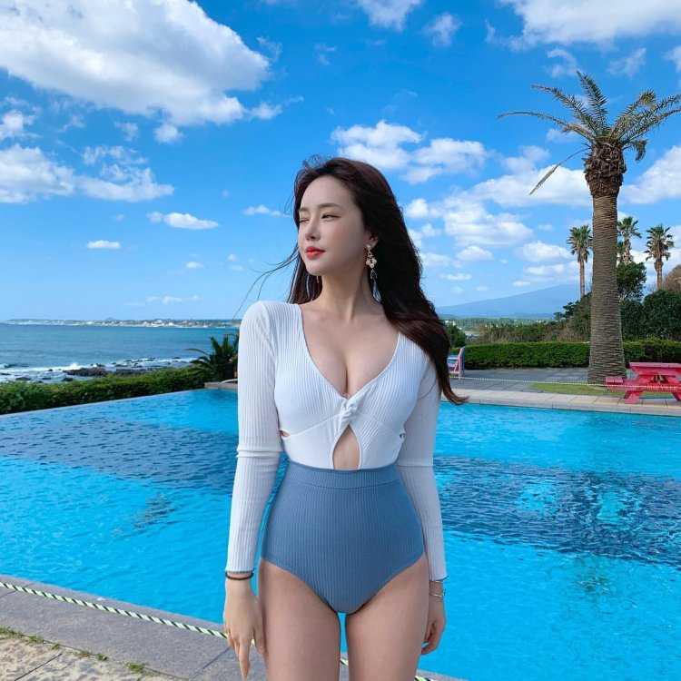 Корейские Инстаграм аккаунты девушек грудь