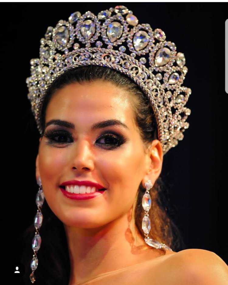 Мисс Вселенная индианка