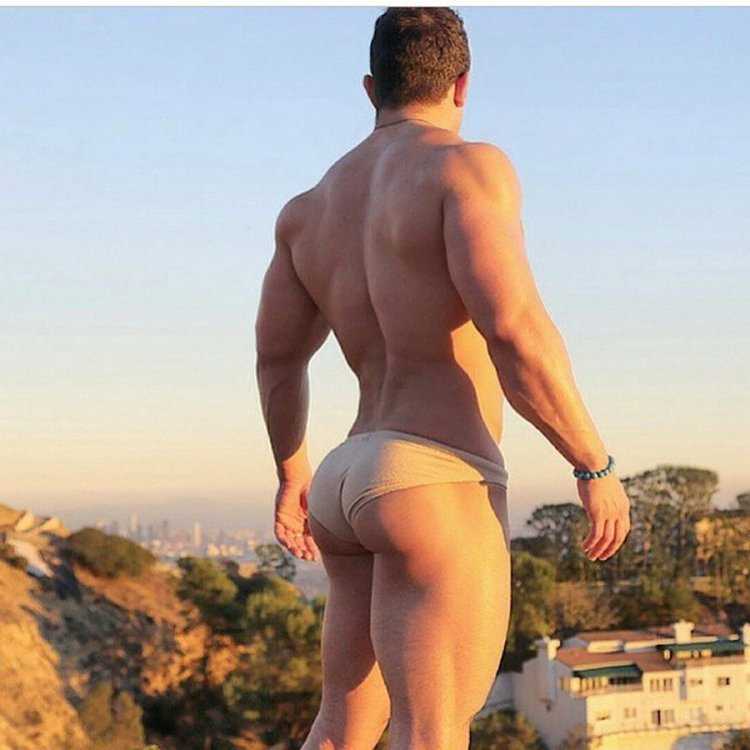 Мужские ягодицы в знойном исполнении