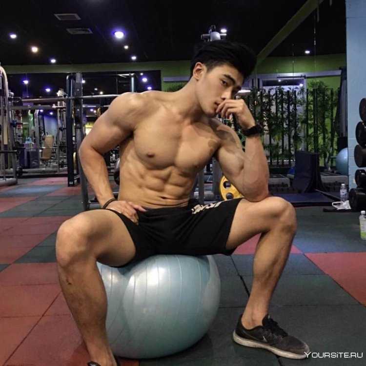 Казахская певица Жанар Дугалова