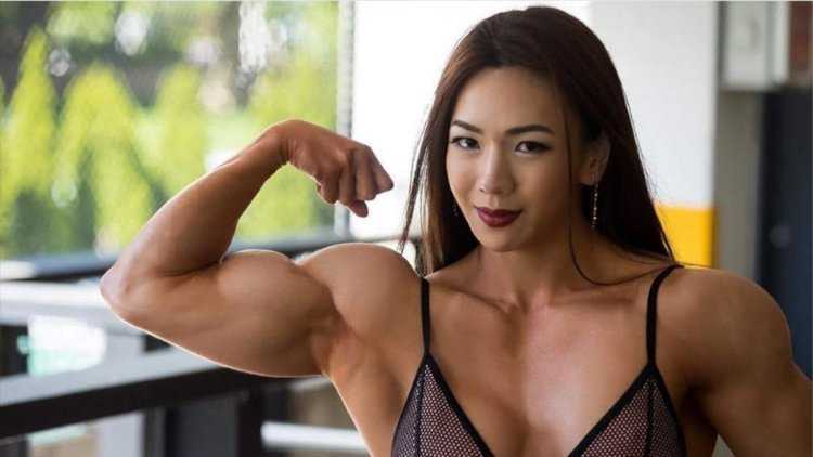 Росс Батлер торс