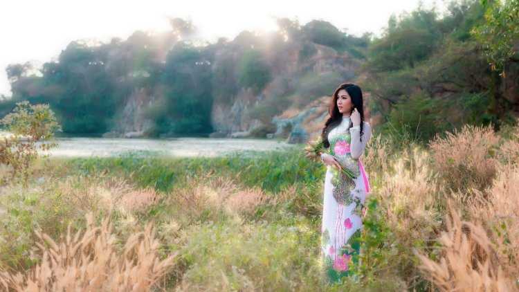 Китайские девушки на природе