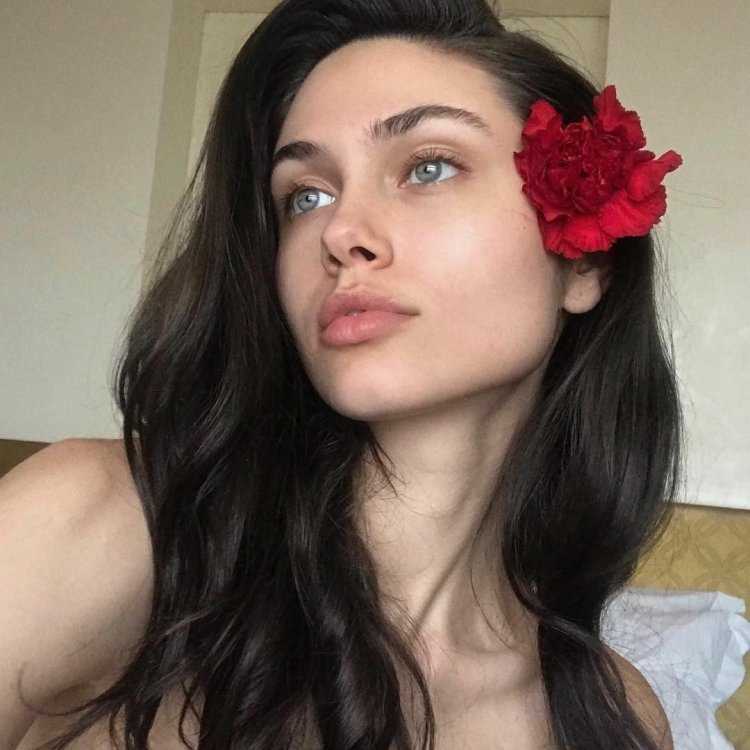 Vika Bronova модель