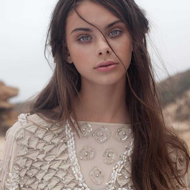 Мика Вуллард