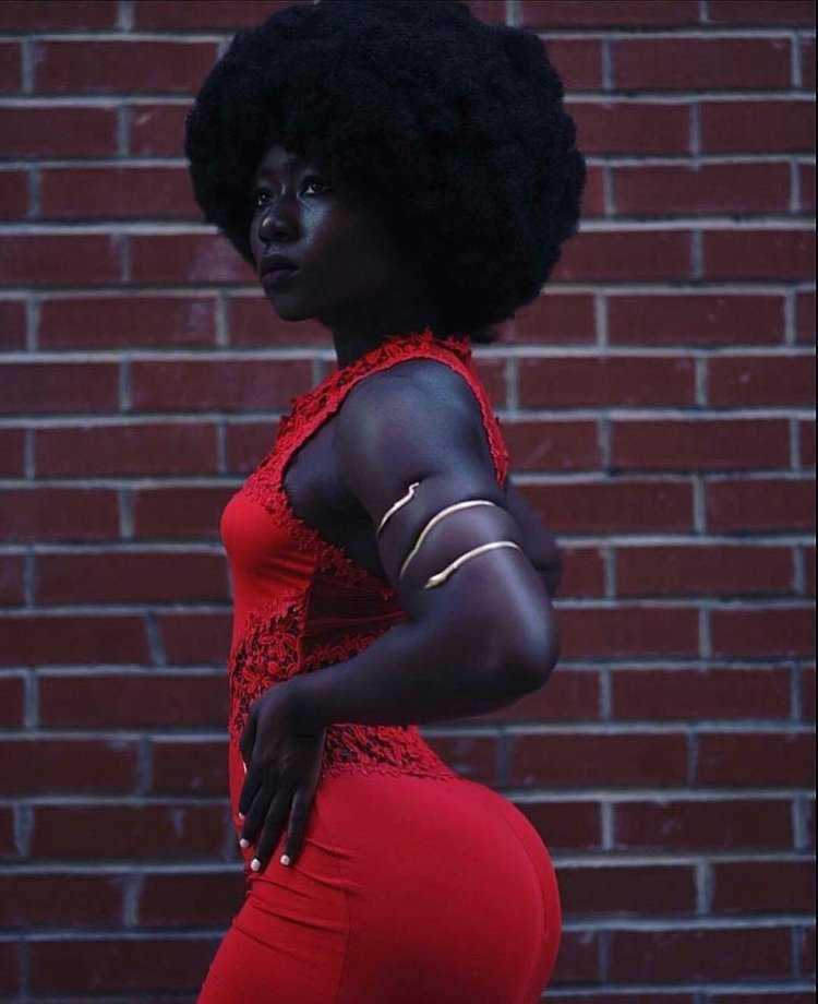 Очень широкие бедра