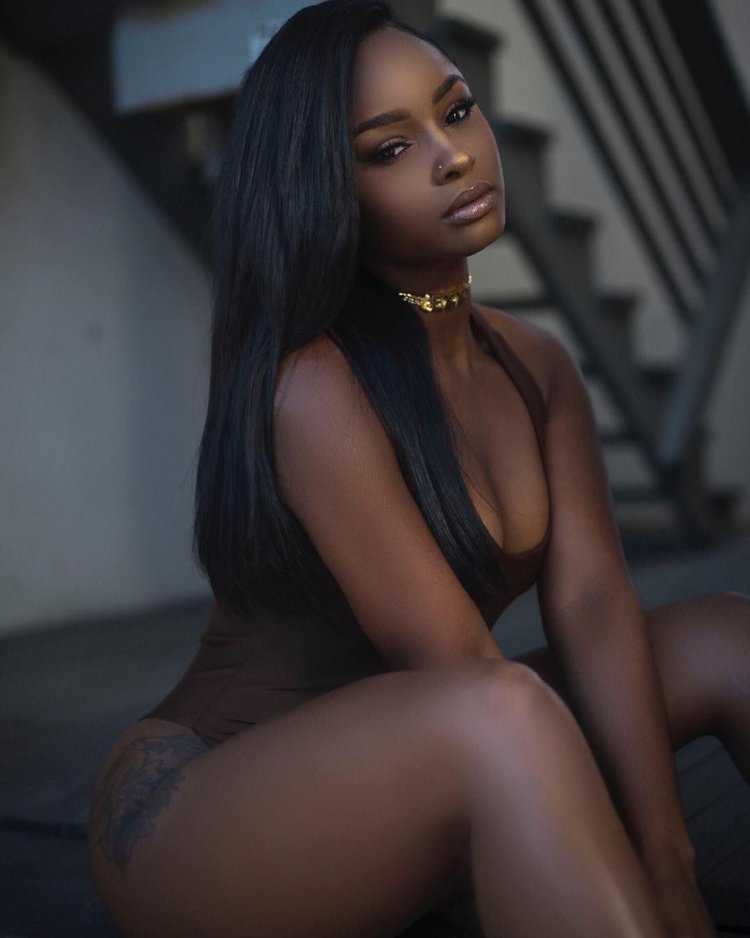 Bria myles в белье