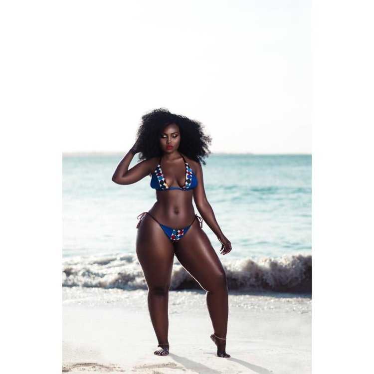 Негритянка Сесиль Адамс