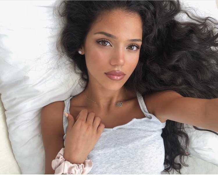 Красивые мулатки