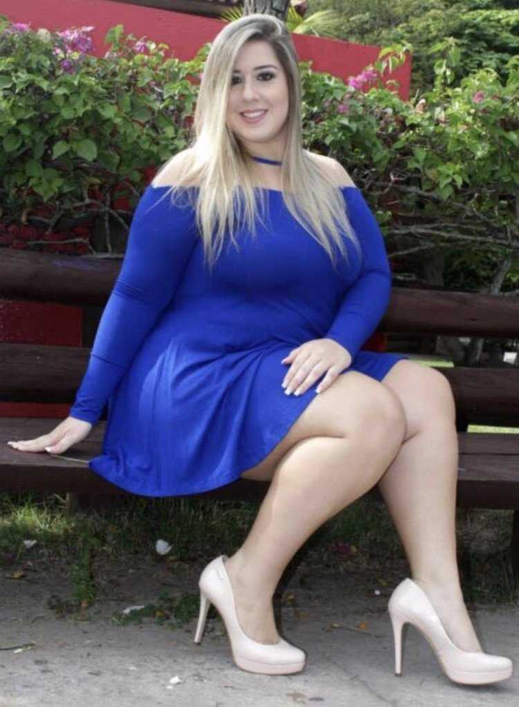 Плюс-сайз модель Лесли Сидора