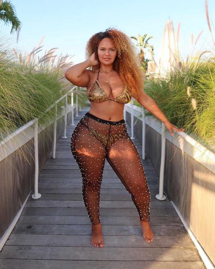 Модель Amirah Dyme