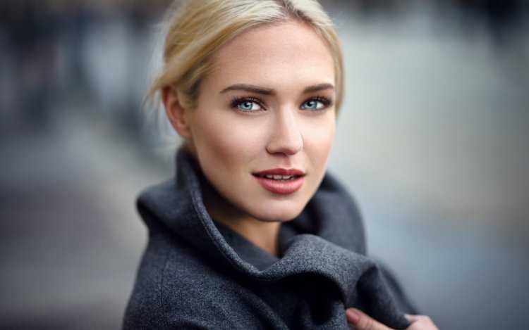 Ева Микульски