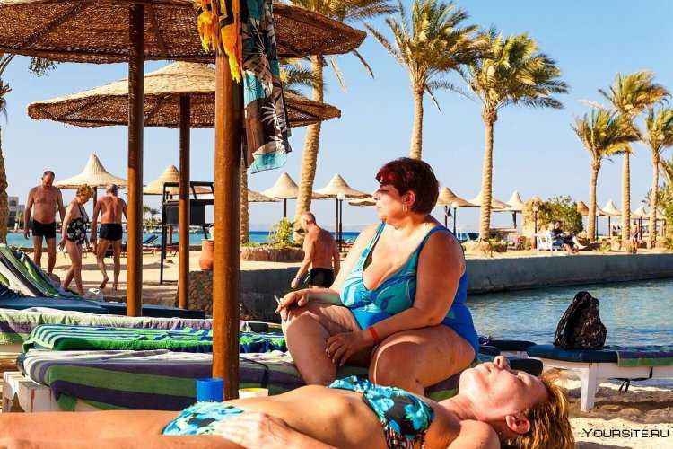 Египет люди на пляже