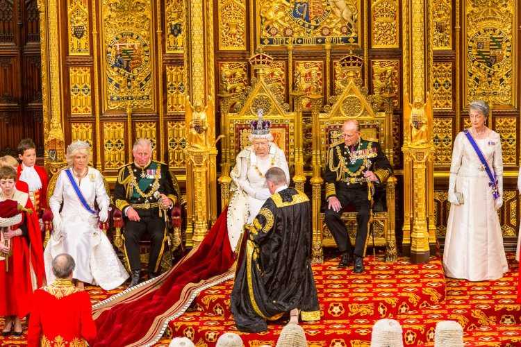 Монарх в церкви