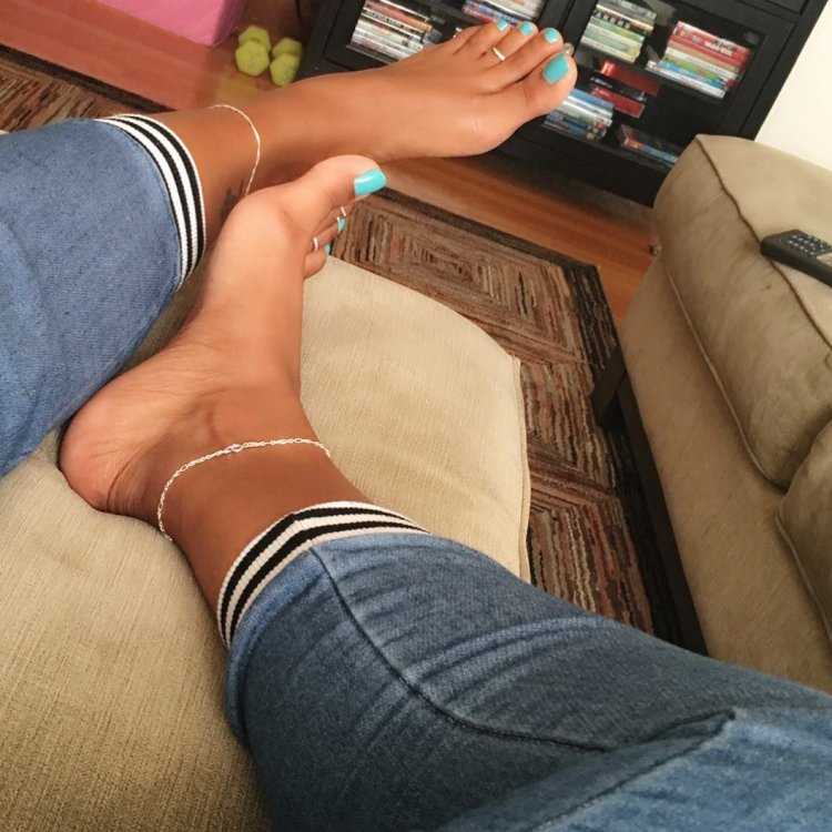 Селфи нога на ногу