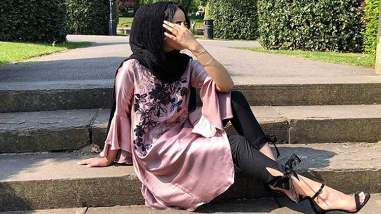 Мусульманка босиком