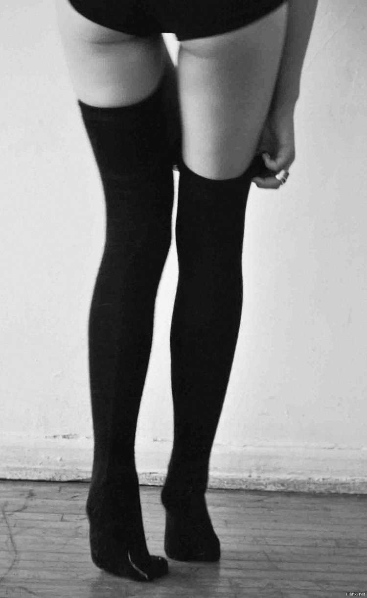 Ноги в гольфах