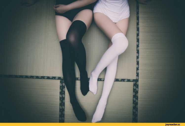 Ножки девушек в гольфах