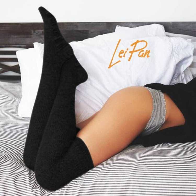 Девушки в гетрах