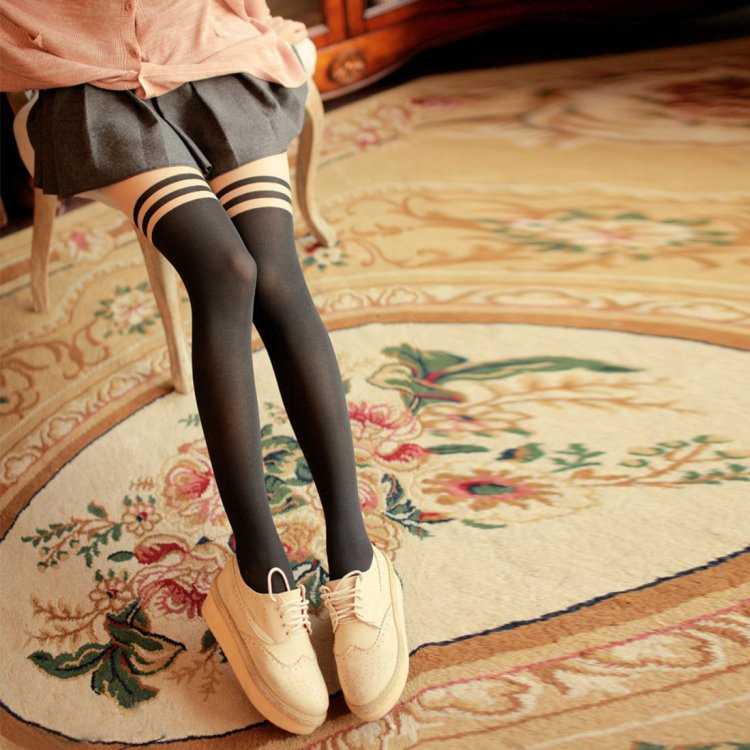 Капроновые колготки с чулками