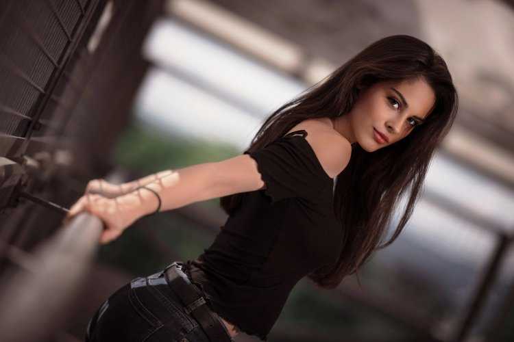 Певец Enrasta Джованна