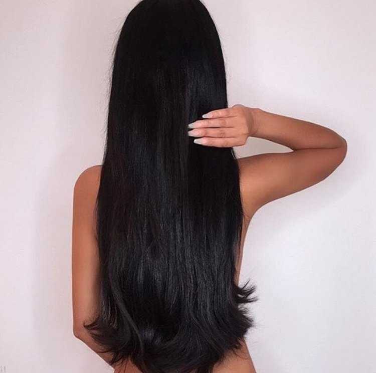 Красивые длинные волосы сзади