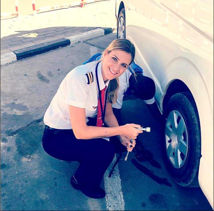 Пилот из Швеции Сара Йоханссон фото