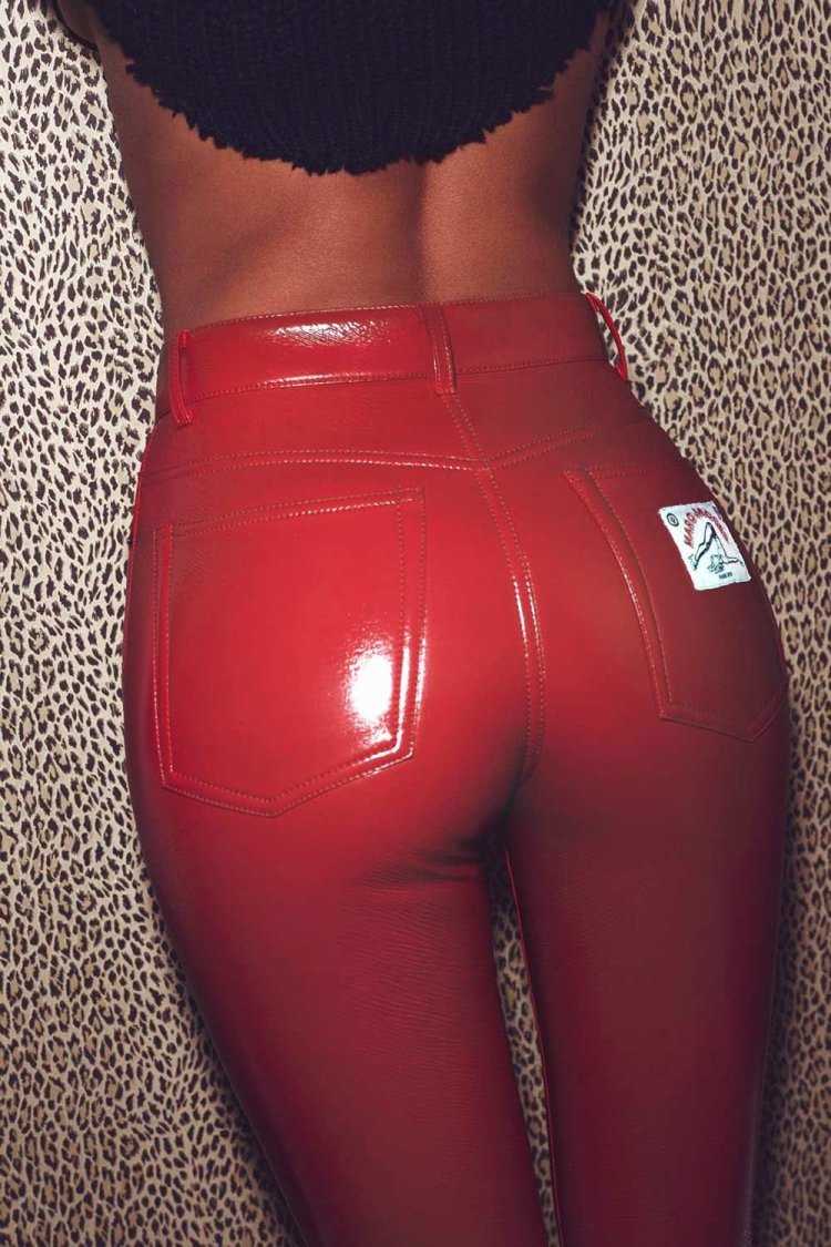 Попы в обтяжку