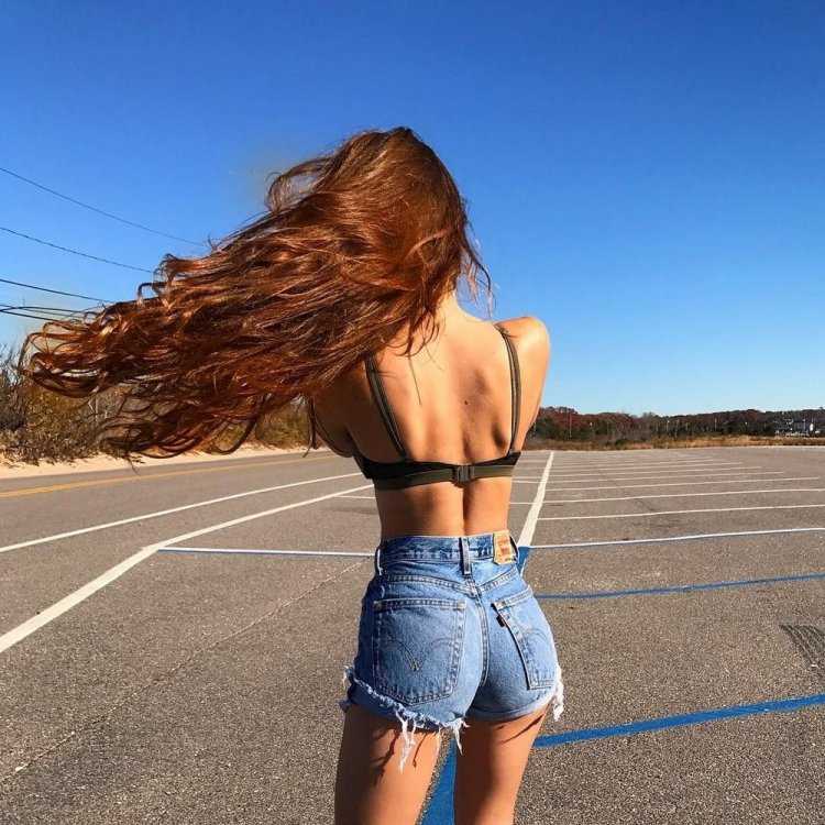 Галина Дубененко в джинсах 2019