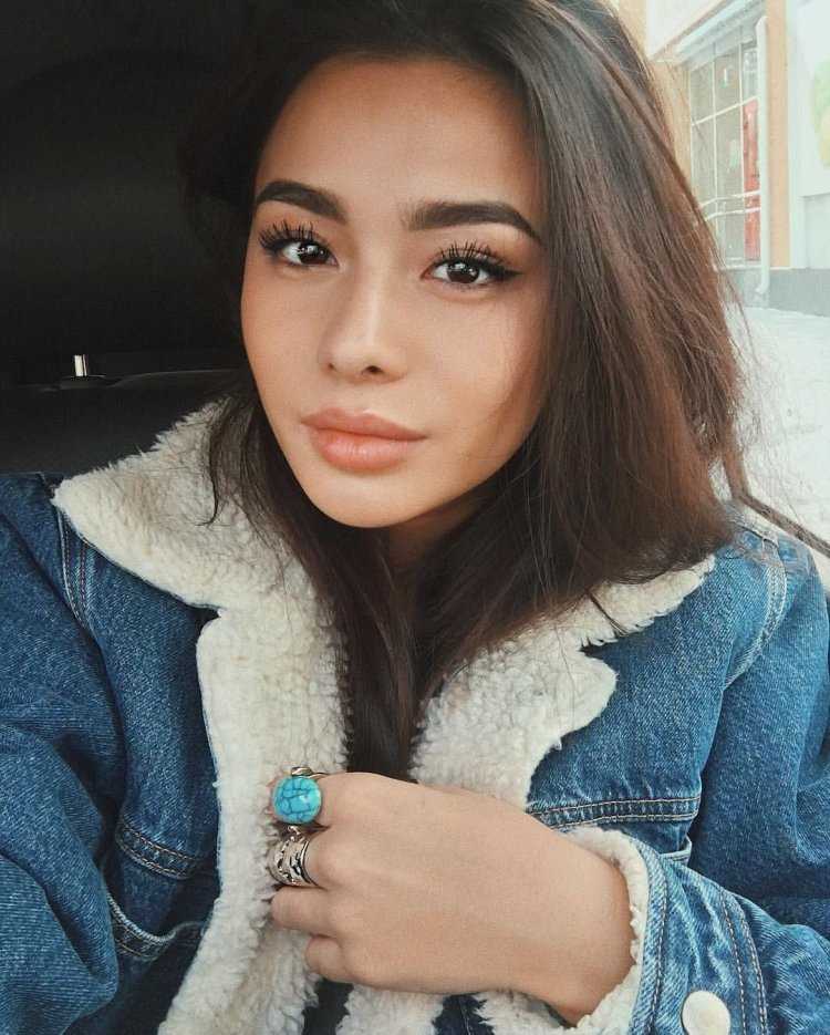 Айжан Асемова мейкап