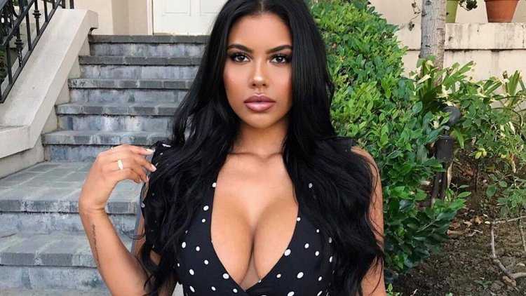 Красивые девушки с красивой грудью