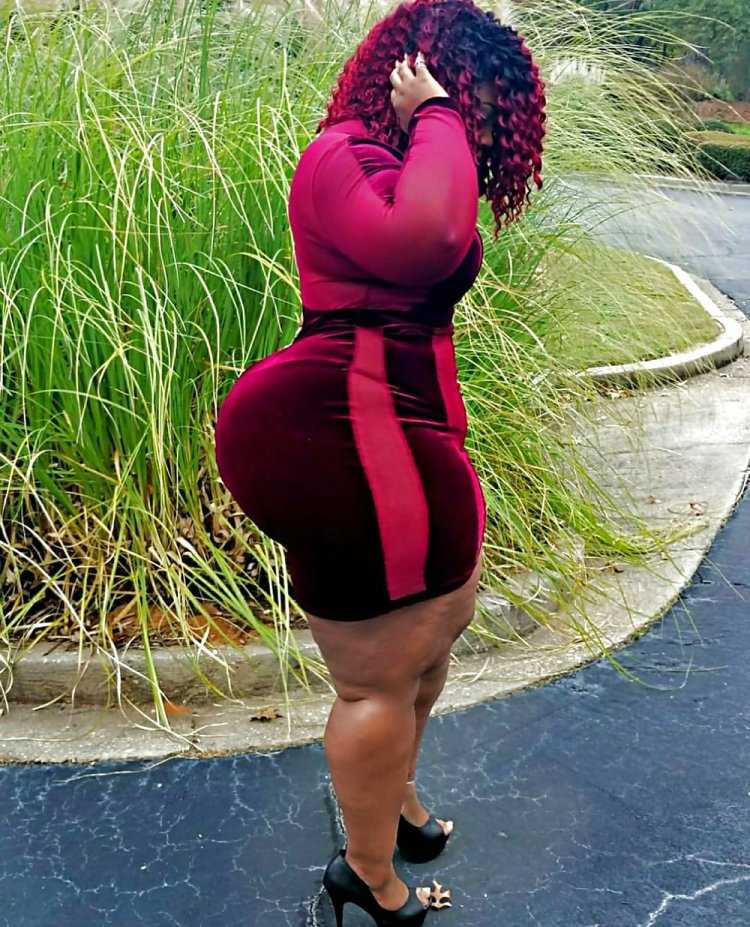 Толстые задницы в леггинсах