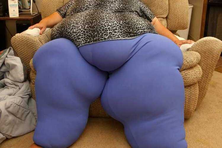 Огромная жирная женщина