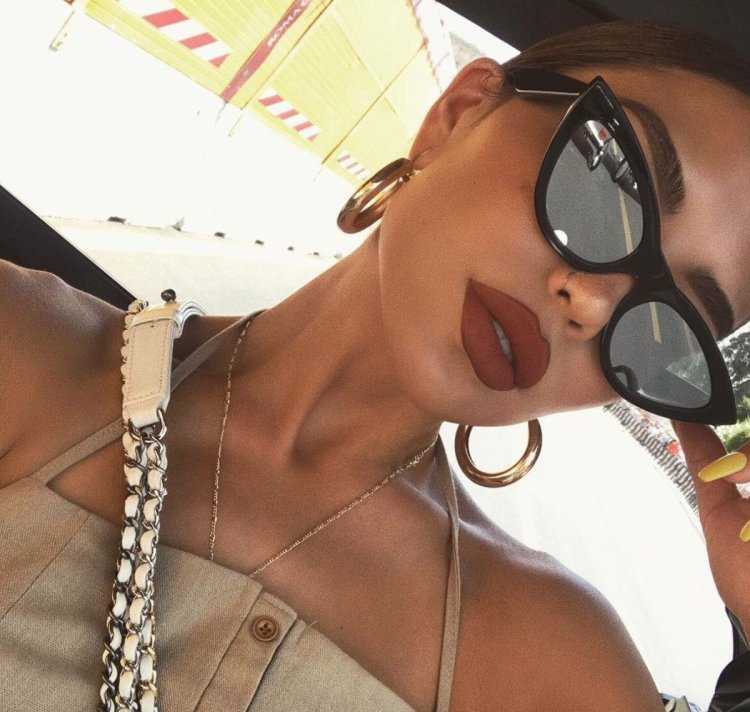 Thalia Crawford селфи в очках