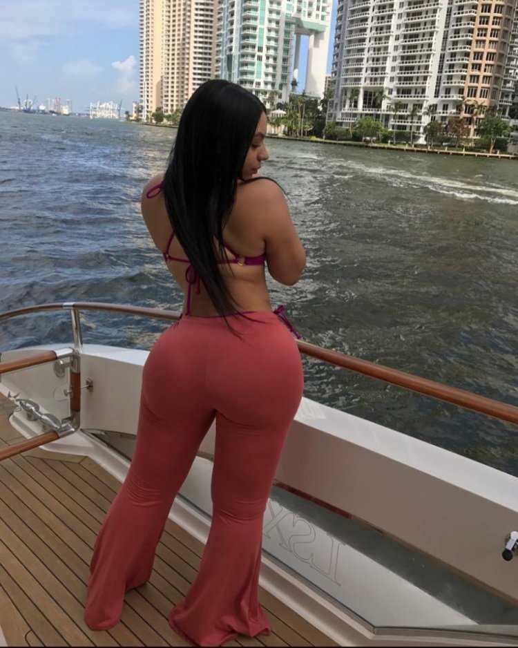Jailyne Ojeda Жасмин