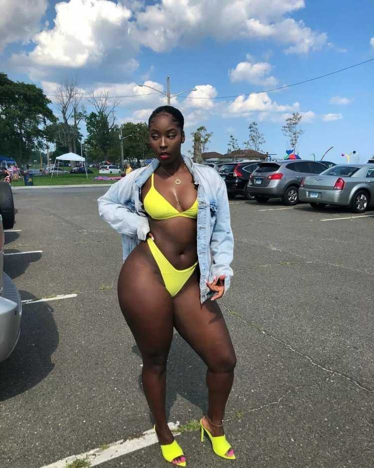 Божественные попки раскрывают секреты африканских красоток