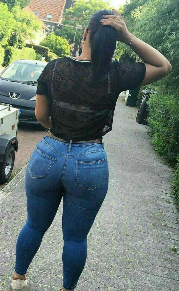 Большие задницы в джинсах