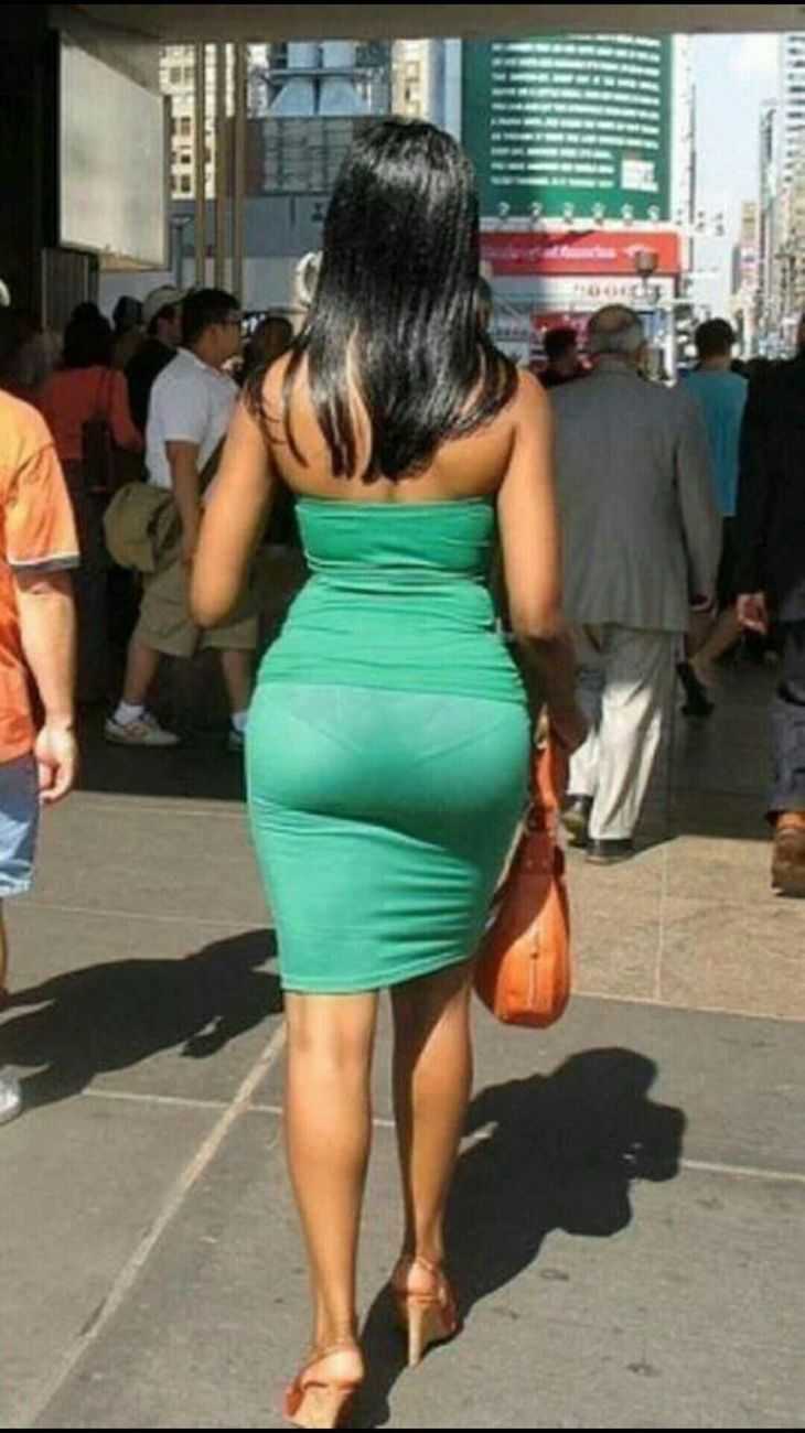 Mega booty в платьях